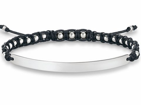 Makramee Armband aus schwarzem Nylon mit silbernem Element von Thomas Sabo, Modell LBA0051-173-11-L21v, für Handgelenke von 15 bis 21 cm. Elegant und stylish.