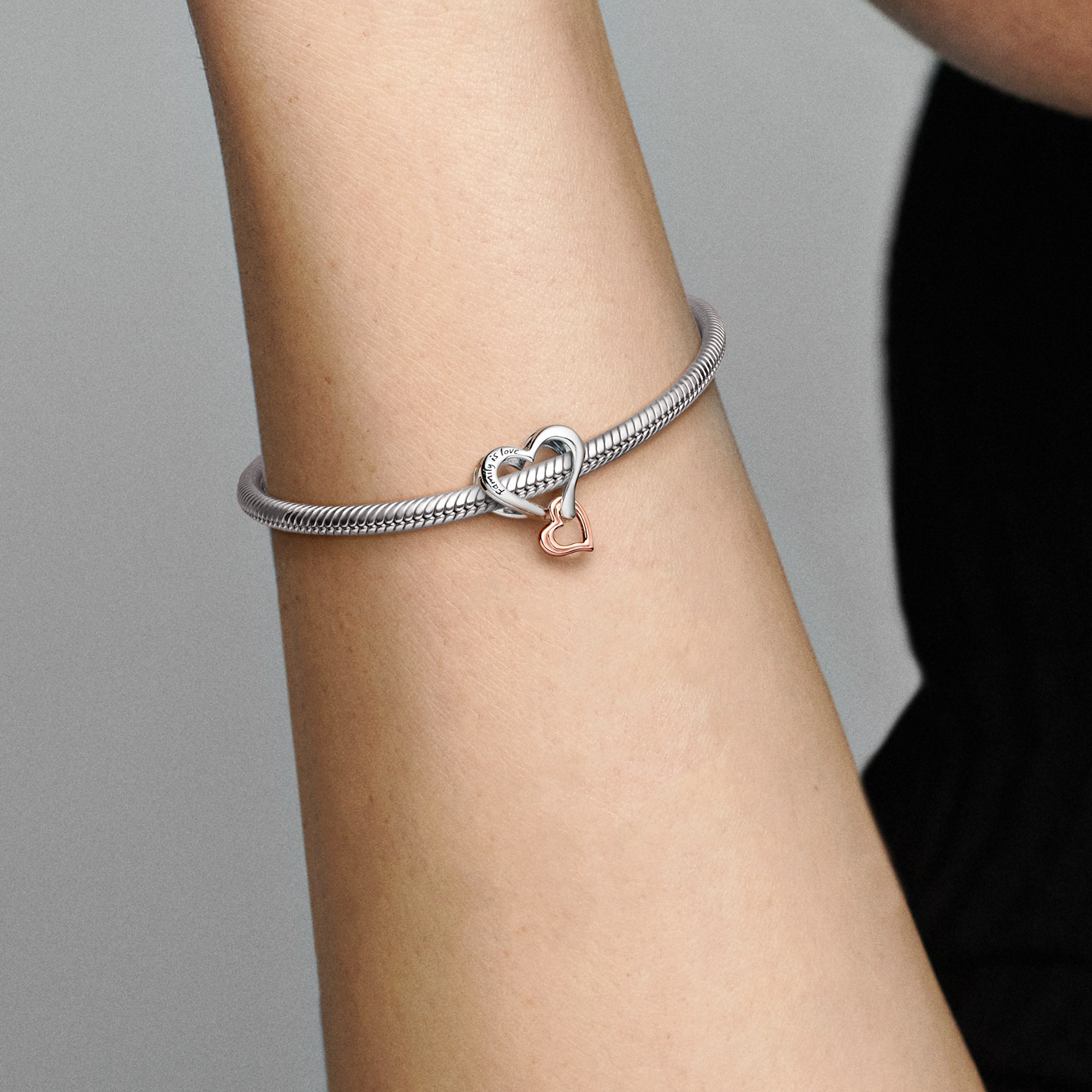 Pandora Bicolor Unendlichkeits-Herz Charm - Sterling Silber + Roségold Vergoldung – Ansicht 4