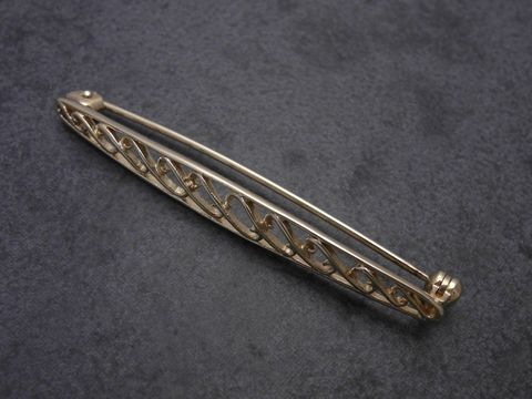 Gold Brosche klassisch Gold 333 Anstecknadel Hersteller Juwelier Harnisch Broschen elegante und zeitlose Ausführung in geschwungener Form für stilvolle Akzente.