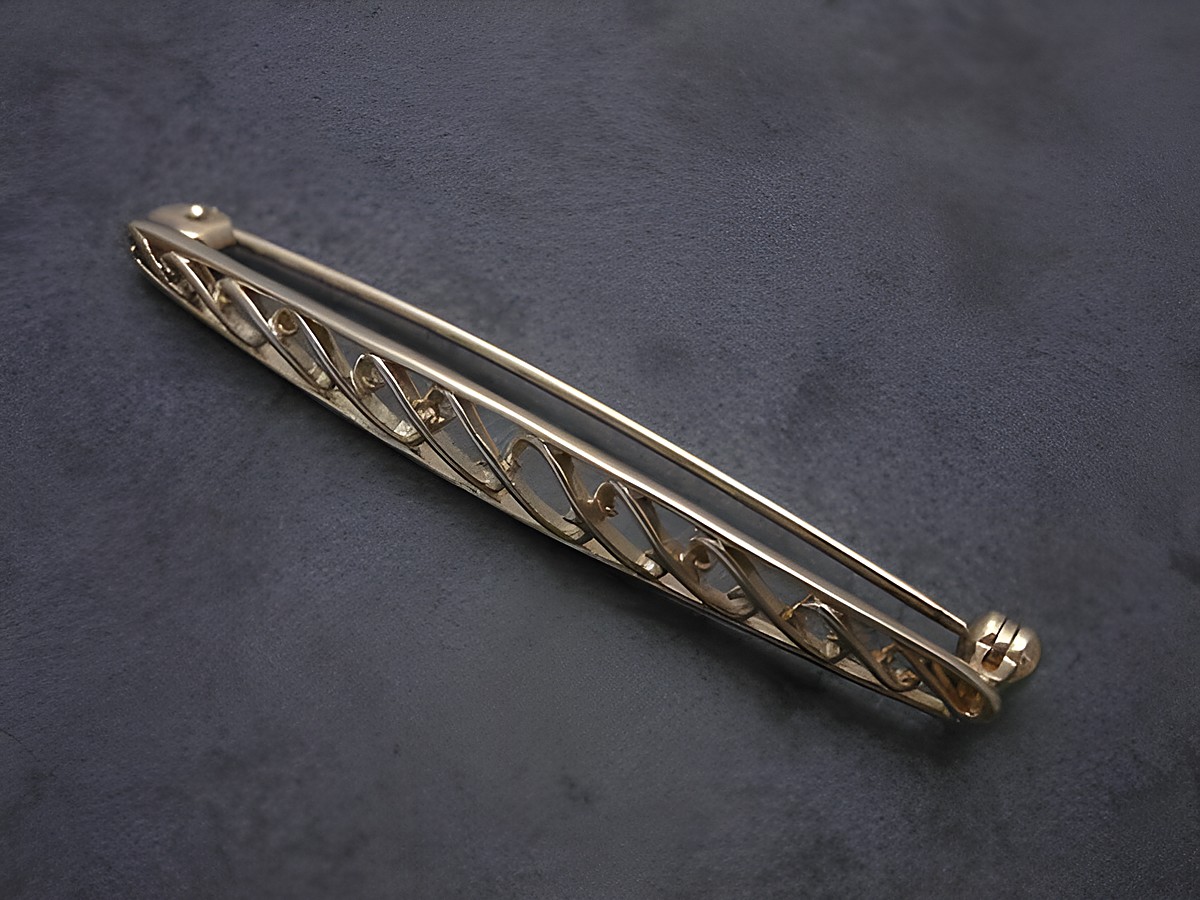 Gold Brosche klassisch Gold 333 Anstecknadel Hersteller Juwelier Harnisch Broschen elegante und zeitlose Ausführung in geschwungener Form für stilvolle Akzente.