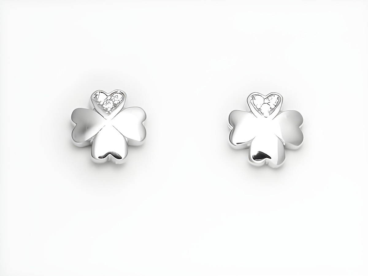 Silber Ohrringe in Kleeblatt-Form aus Sterling Silber mit Zirkonia als Glücksbringer, Hersteller Juwelier Harnisch, elegant und zeitlos für jeden Anlass.