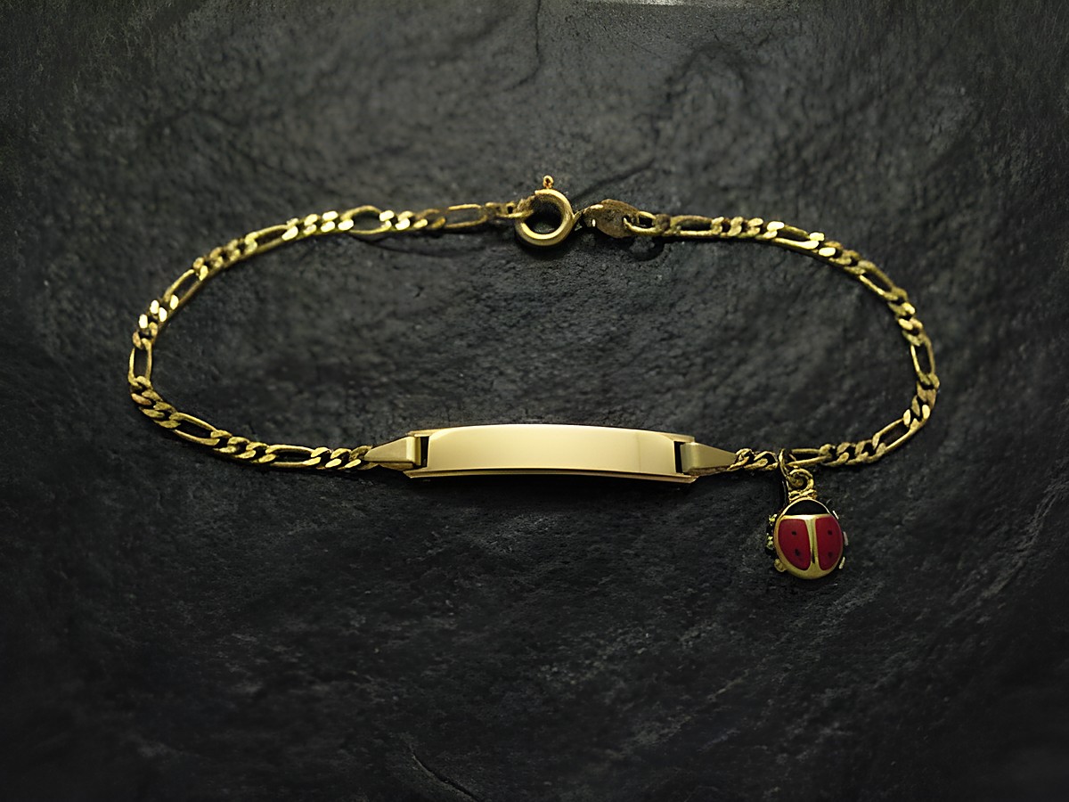 Gold Gravur Armband mit Marienkäferanhänger, bis 16 cm, elegantes Design von Juwelier Harnisch, ideal zur persönlichen Gravur, stilvoll und charmant.