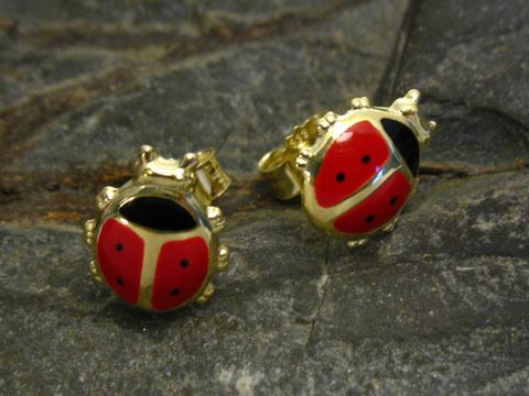 46719-0 Marienkäfer emaillierte Gold Ohrringe für Kinder vom Juwelier Harnisch, süßes Design mit roten und schwarzen Akzenten, ideal als Geschenk für kleine Mädchen.