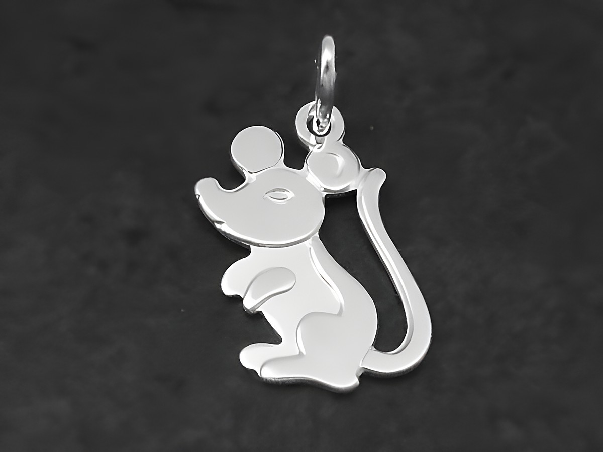 Süßer mausteller Silber Anhänger teilmattiert von Juwelier Harnisch, ideal für Tierliebhaber und Schmuckenthusiasten.
