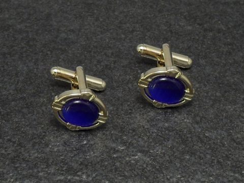 Manschettenknöpfe in blauem Design mit einer Größe von 16 mm, goldfarben gefertigt, vom Hersteller Juwelier Harnisch. Elegant und stilvoll für besondere Anlässe.