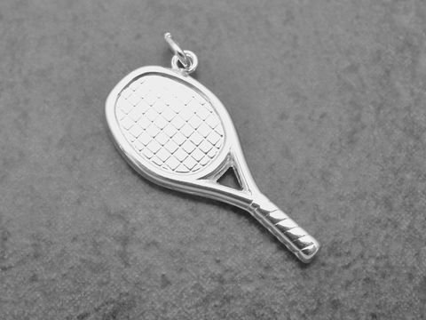 Tennisschläger-Anhänger aus Sterling Silber, sportliches Design, hergestellt von Juwelier Harnisch, ideal für Sportliebhaber und Tennisfans.
