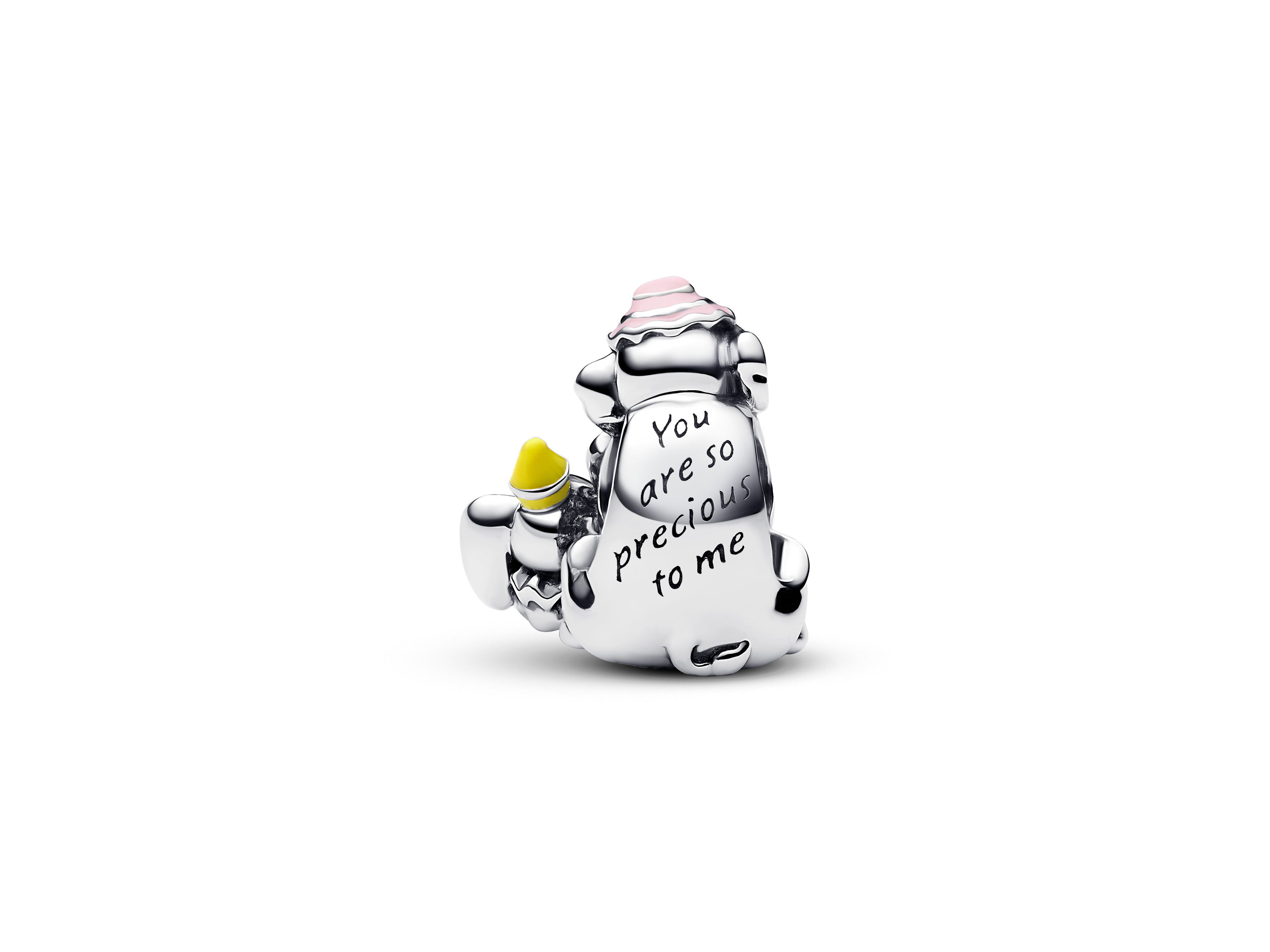 Das Bild zeigt das charm Pandora 793751C01 featuring Disney Dumbo und seine Mama, aus Sterling Silber mit pinker Emaille und der Gravur "You are so precious to me".