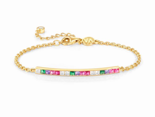 Ein zartes Armband aus vergoldetem Gelbgold mit bunten Zirkonia-Steinen, geschwungene Form und feine Gliederkette, individuell verstellbar von 15 bis 19 cm. Hersteller ist Nomination, Modell Carismatica.