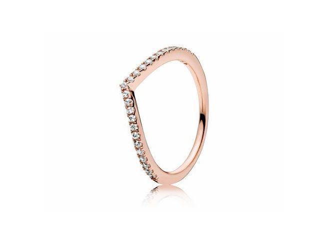 Funkelnder Wishbone Ring von Pandora in Roségold Vergoldung mit Zirkonia, Größe 44. Der Ring hat eine elegante V-Form und ist mit glitzernden Steinen besetzt.