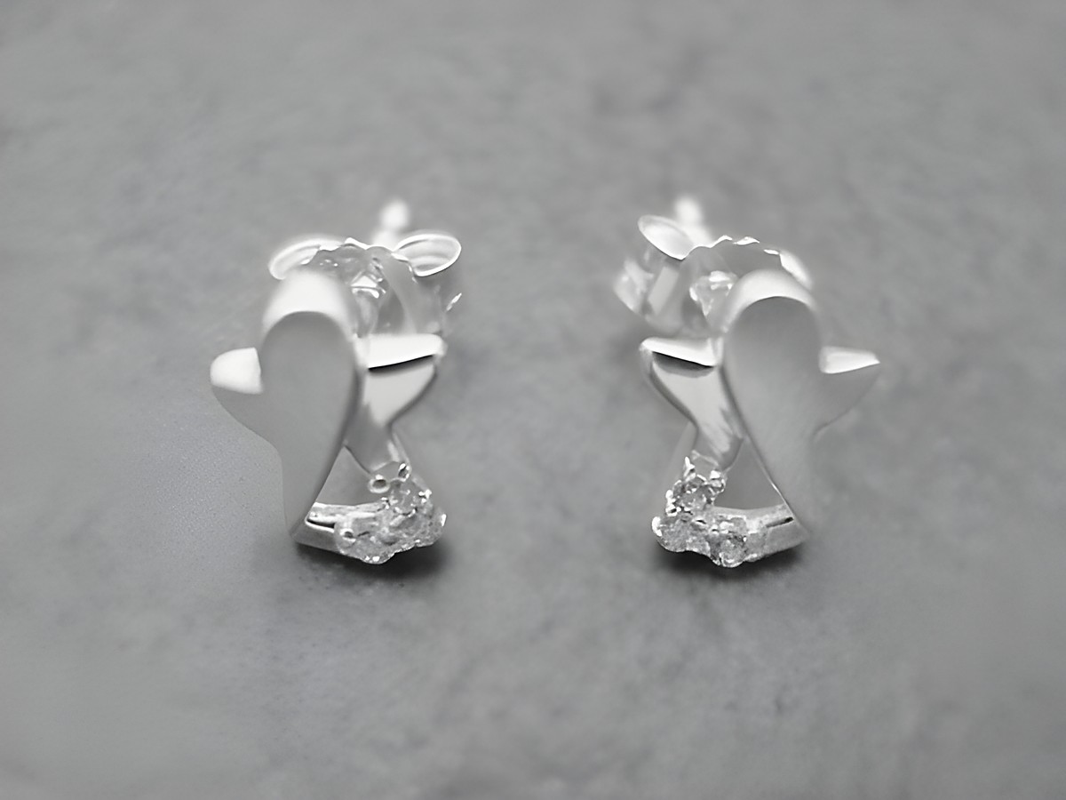 Ohrringe Engel aus Sterling Silber, niedlich gestaltet und verziert mit weißen Zirkonia, hergestellt von Juwelier Harnisch, ideal für jeden Anlass.