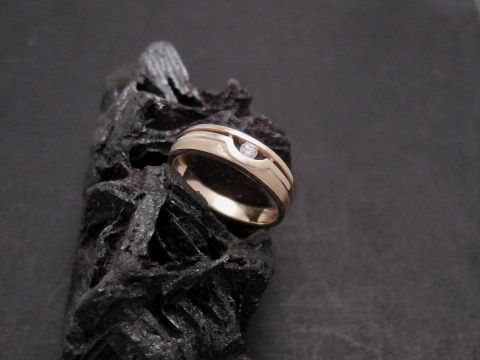 Gold Ring - bezaubernd - Gold 333 - Zirkonia - Gr. 44,5