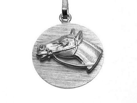 Pferdekopf PFERD Silber Anhänger mit Gravurplatte, hochwertig verarbeitet, ideal für Tierliebhaber, Hersteller Juwelier Harnisch, elegantes Design und detailreiche Ausführung.