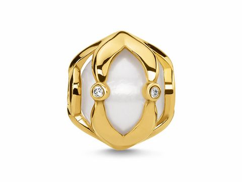 Karma Bead von Thomas Sabo in Form eines vergoldeten Seesterns mit Stein. Elegantes Design, ideales Accessoire für individuelle Schmuckstücke.