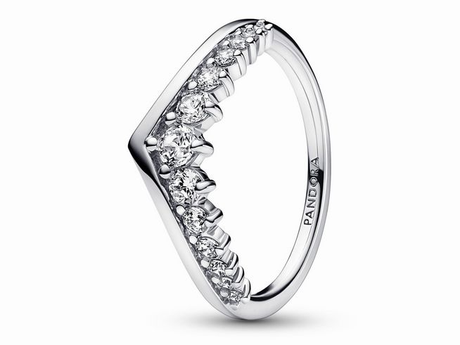 Pandora Wishbone Schwebender Pavé-Ring aus Sterling Silber mit klaren Zirkonia in Größe 52, elegant geformt mit einer geschwungenen Kante und funkelnder Steinbesetzung.