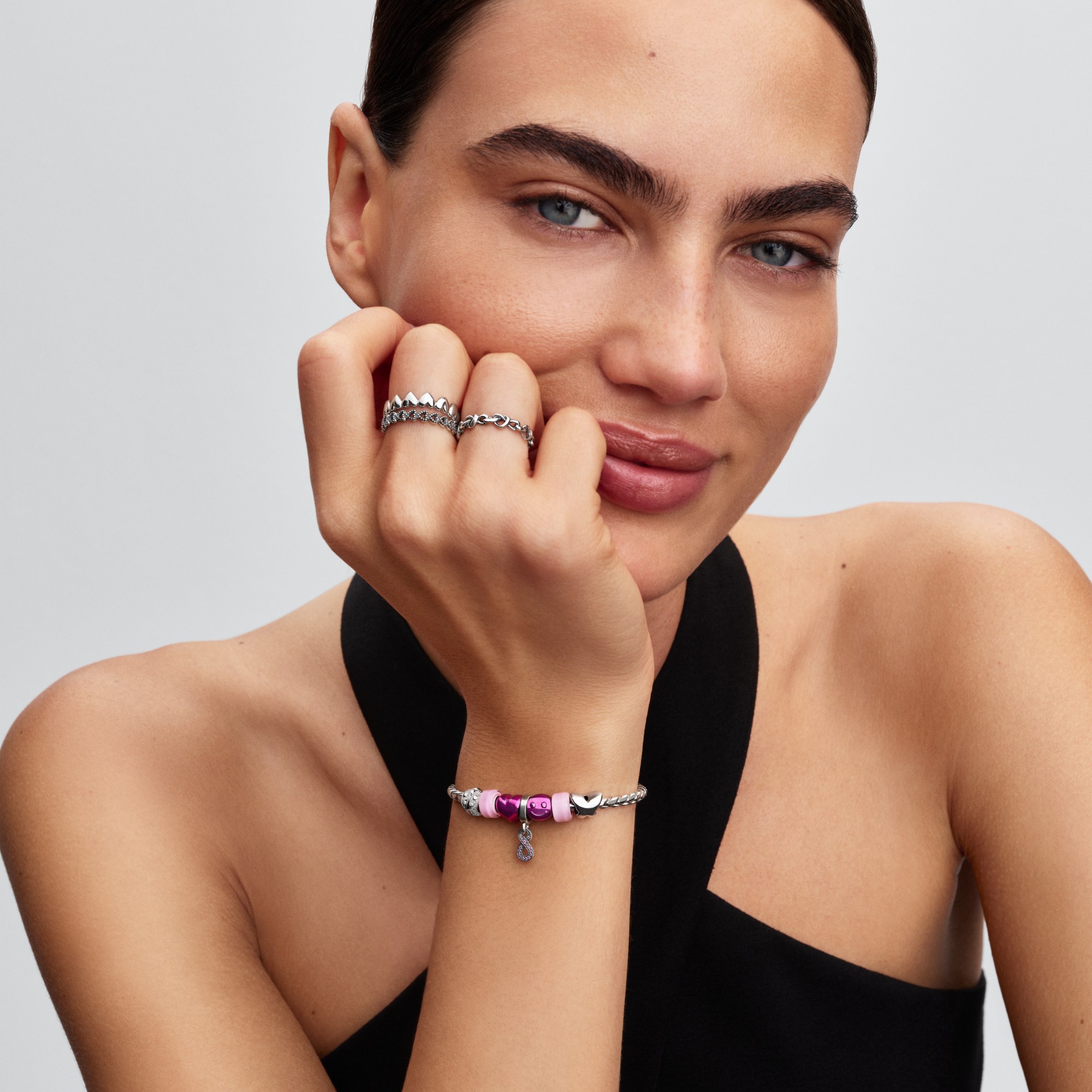 Pandora Funkelnder Unendlichkeits-Charm-Anhänger - Sterling Silber - Crystal Pink – Ansicht 5