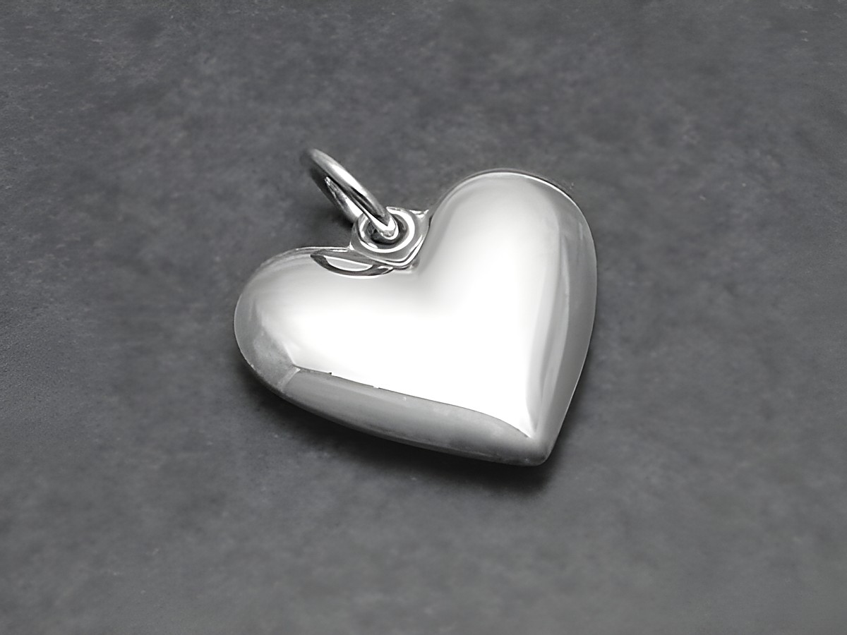Silber Anhänger - Massives Herz - Geschenkidee, Hersteller: Juwelier Harnisch, plastisch, glänzende Oberfläche, zeitloses Design, ideal für persönliche Geschenke und besondere Anlässe.