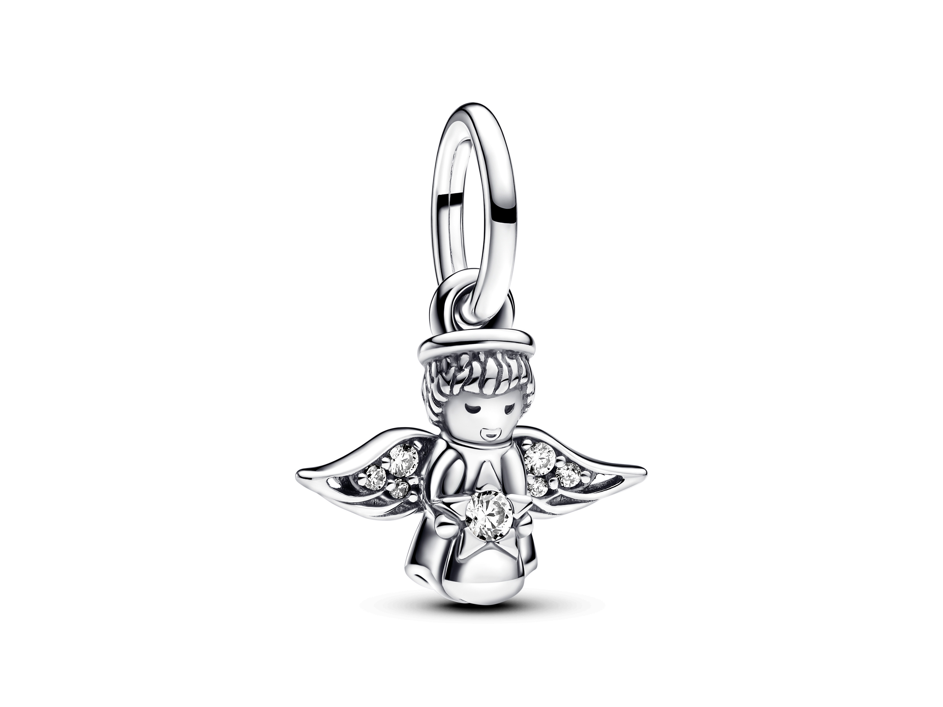 Pandora charm 793598C01 Engel Anhänger aus Silber mit klarem Zirkonia, einer entzückenden Engelfigur mit Flügeln und einer funkelnden Zirkonia im Herz, ideal für persönliche Momente.