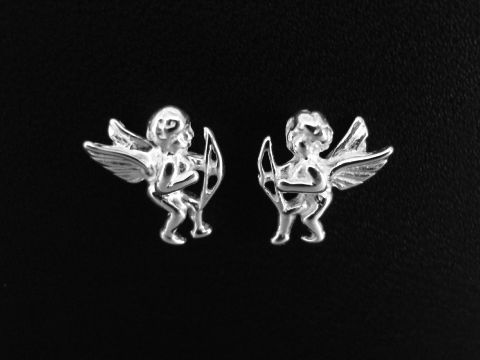 Silber Ohrstecker Engel himmlisch poliert, Hersteller Juwelier Harnisch, detailreiche Darstellung von Engeln mit Bögen, Ohrstecker ohne Stein, elegantes Design für besondere Anlässe.