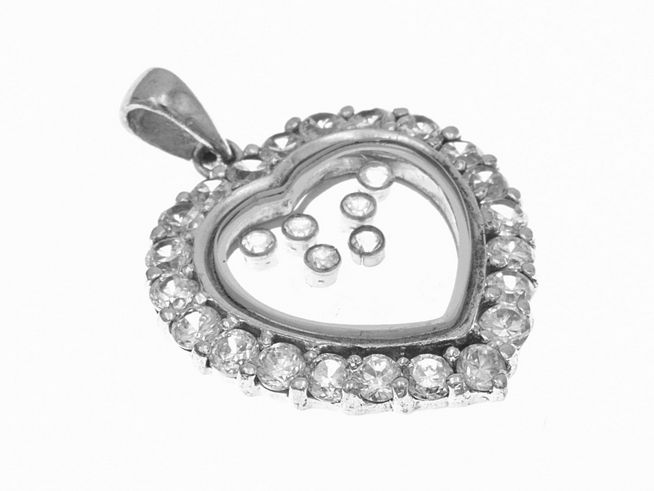 Eleganter Anhänger in Herzform aus Sterling Silber mit beweglichen Zirkonia, umgeben von funkelnden Zirkonia, Hersteller Juwelier Harnisch, Perlen & Steine.