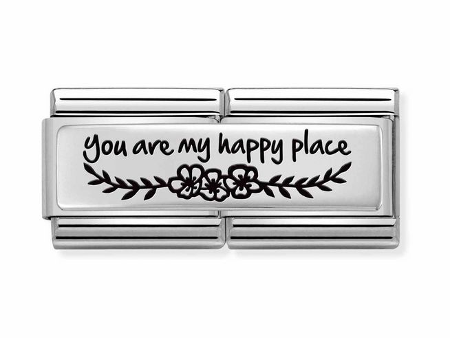 Edelstahl Charm von Nomination Classic Silber 330711 06 mit der Inschrift You are my happy place und floralen Motiven auf einer glänzenden Oberfläche in Double-Design.