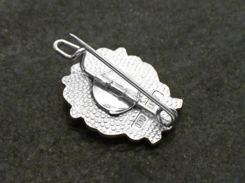 62732-1 Wappen Brosche aus echtem Silber mit dem Hamburg Wappen, hergestellt von Juwelier Harnisch, ideal als Hamburg Souvenir.