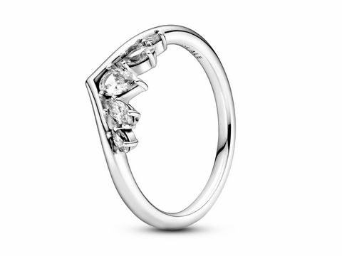 Funkelnder Pandora Wish Ring in Silber mit drei glitzernden Steinen, Größe 58/18,5, ideal für besondere Anlässe oder als stilvolles Accessoire.
