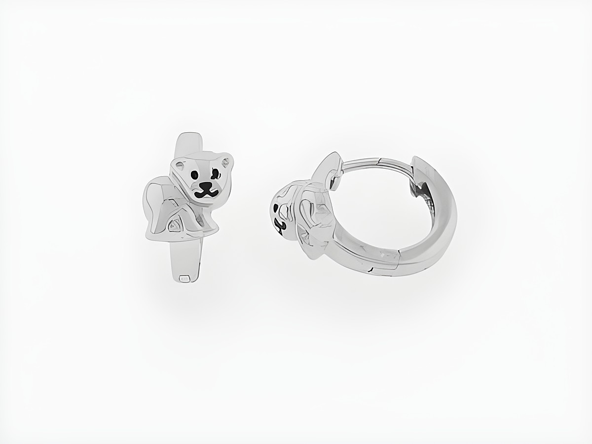Creolen aus Silber rhodiniert mit einem putzigen Eisbären Motiv, Lackdetails, Durchmesser 1,1 mm. Hersteller: Juwelier Harnisch, ideal für Kinder.