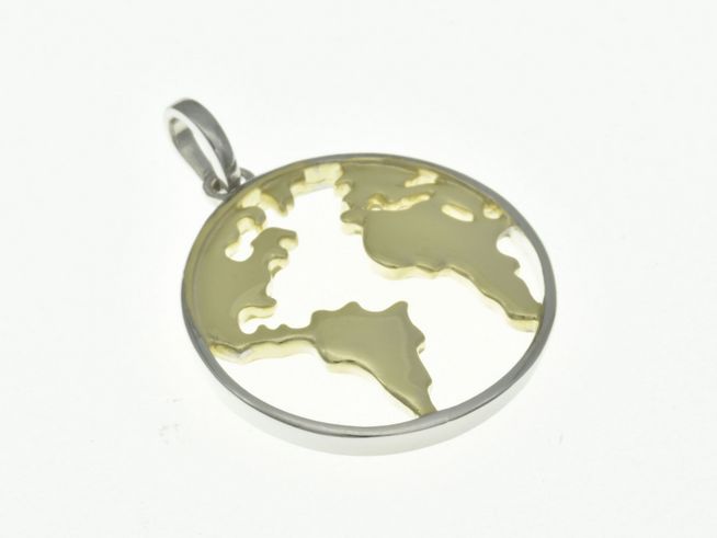 Runder Anhänger in Sterling Silber Bicolor mit rhodiniertem Finish, dekoriert mit einer stilisierten Weltkarte, perfekt für Reise-Enthusiasten, Hersteller Juwelier Harnisch.