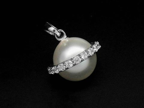 Perlentraum Anhänger aus 925 Sterling Silber rhodiniert mit Zirkonia und Imitationsperle, traumhaftes Design, Hersteller Juwelier Harnisch, perfekt für jeden Anlass.