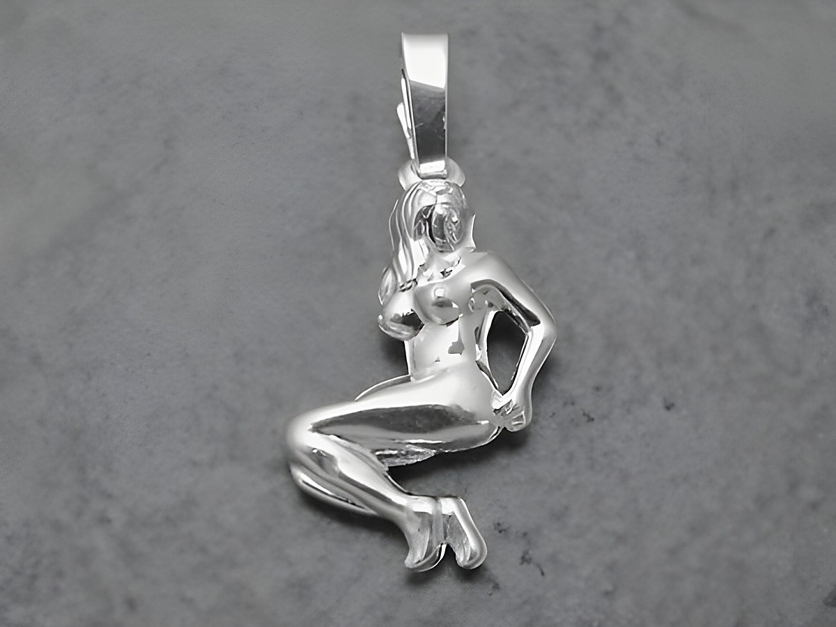 Anhänger Sternzeichen Jungfrau aus Sterling Silber, plastisch gestaltet, Hersteller Juwelier Harnisch, zeigt die Jungfrau in einer eleganten Pose. Ein stilvolles Schmuckstück für Sternzeichen-Liebhaber.
