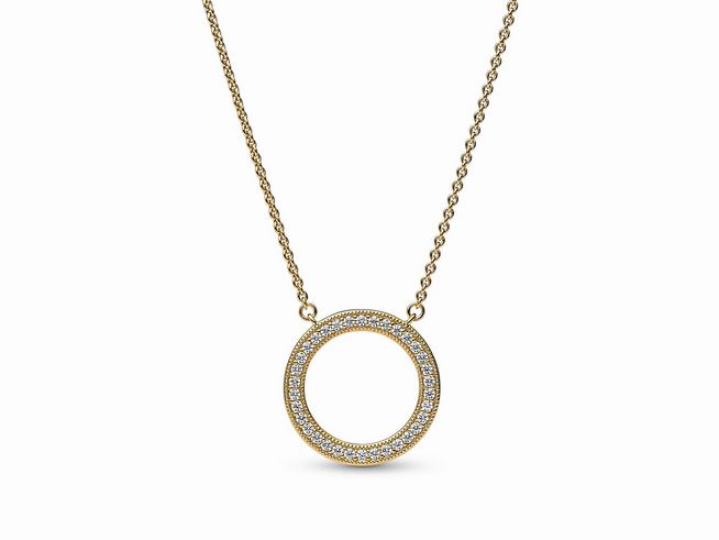 362735000-0 Eine elegante Halskette mit einem runden Anhänger aus gelbgold vergoldetem Material, eingerahmt von funkelndem Zirkonia und einer Kette von 45 cm Länge, Hersteller Pandora.