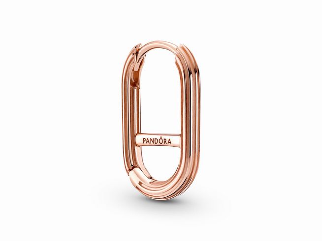 Ein einzelner Glieder-Ohrring aus Roségold Vergoldung von Pandora ME, in eleganter Form mit eingraviertem Logo, ideal für modische Akzente.