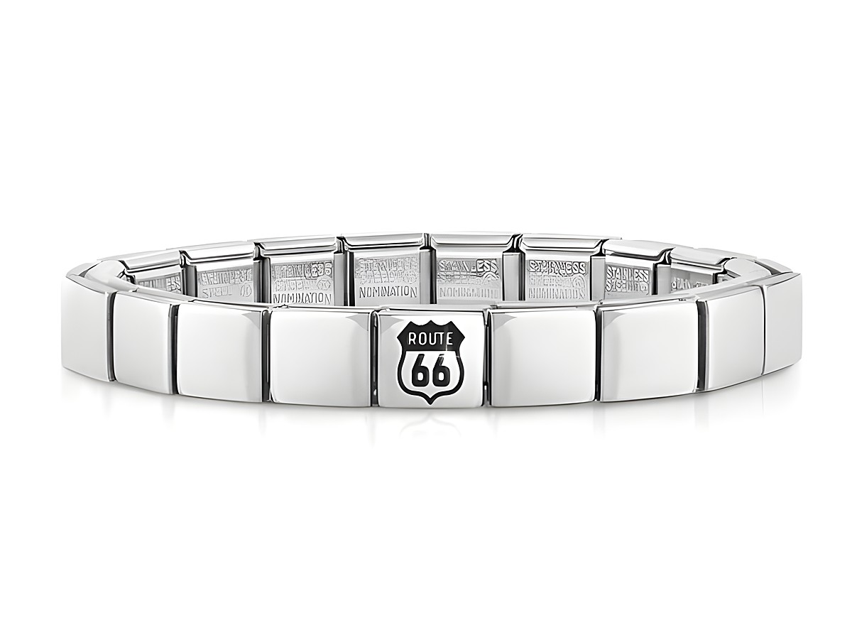 Das Bild zeigt ein elegantes Edelstahlarmband von Nomination mit dem Motiv Route 66. Das Armband ist flexibel und besteht aus glänzenden, rechteckigen Gliedern.