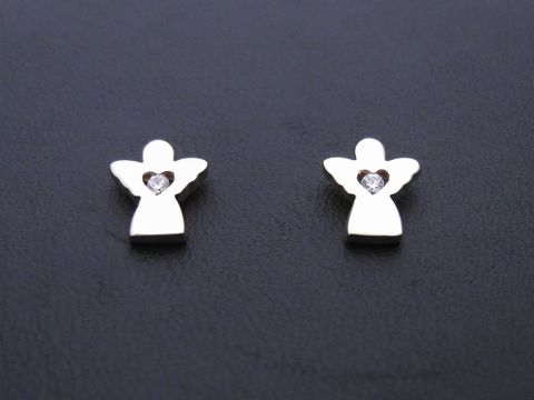 Gold Ohrstecker in Engelform mit Herz aus Zirkonia in weiß, niedlich und elegant, hergestellt von Juwelier Harnisch, ideal für besondere Anlässe oder als Geschenk.