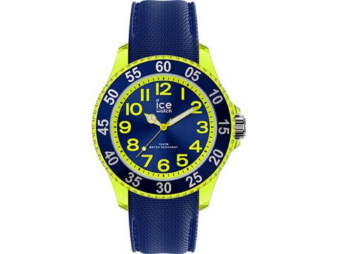 Eine bunte Kinderuhr von Ice Watch mit einem blauen Ziffernblatt, leuchtenden gelben Zahlen und einem blauen Armband in einem sportlichen Design, ideal für kleine Abenteurer.