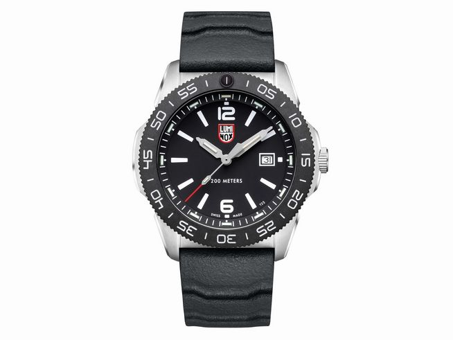 Luminox Sea XS.3121 Herren Armbanduhr mit schwarzem Zifferblatt, Edelstahlgehäuse, schwarzem Silikonarmband und Datumsanzeige, wasserdicht bis 200 Meter.
