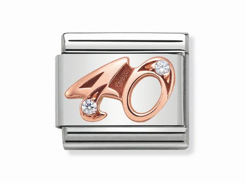 Zahlenanhänger aus Edelstahl und Roségold mit der Nummer 40 und zwei klaren Zirkonia-Steinen von Nomination, ideal für die Personalisierung von Armbändern.