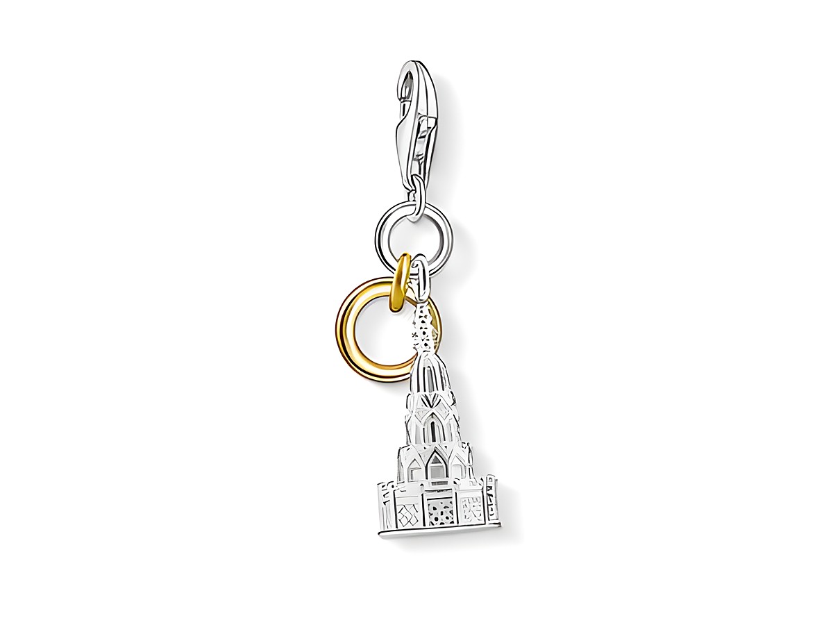 Charm von Thomas Sabo zeigt den Schönen Brunnen in Nürnberg, vergoldet in Gelbgold und blank. Ideal als Ländercharms für persönlichen Schmuck.