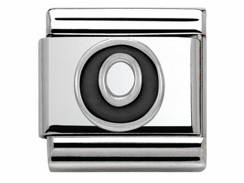Classic SilverShine Buchstabe O aus Emaille in Silber mit runder Form und schwarzen Akzenten auf einem eleganten, glatten Hintergrund, ideal für Armbänder von Nomination.