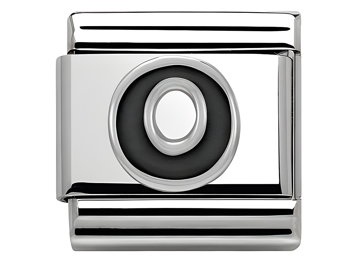 Classic SilverShine Buchstabe O aus Emaille in Silber mit runder Form und schwarzen Akzenten auf einem eleganten, glatten Hintergrund, ideal für Armbänder von Nomination.