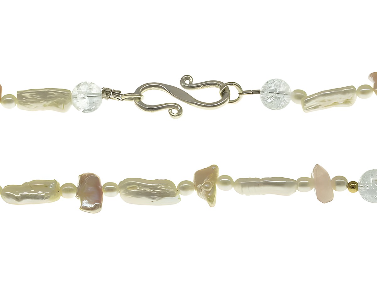 Perlenkette aus Süßwasser-Zuchtperlen, Rosenquarz und Bergkristall in Weiß und Rosa, Länge 52 cm, harmonische Farbkomposition, ideal für eleganten Schmuck, Hersteller Juwelier Harnisch.
