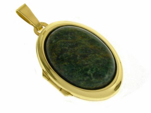 Afrika Jade Medaillon mit Cabochon aus Gold 333, hergestellt von Juwelier Harnisch, ovaler Anhänger mit grüner Edelsteineinfassung, edles Schmuckstück für besondere Anlässe.