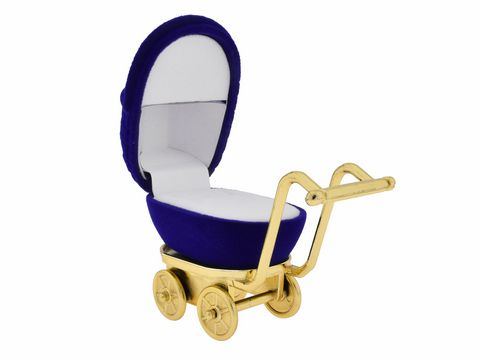 Geschenkschachtel in Form eines blauen Kinderwagens, 9 cm groß, mit goldenen Details und einer weißen Inneneinlage, Hersteller: Juwelier Harnisch, ideal als Geschenkbox.