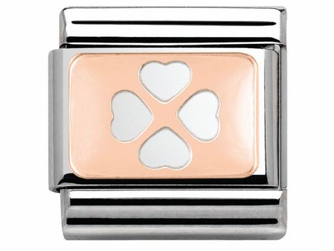 Kleeblatt Charm von Nomination Classic in Roségold mit vier kleinen Herzen auf einem silbernen Hintergrund, passend für Nomination Armbänder. Modellnummer 430101 10.