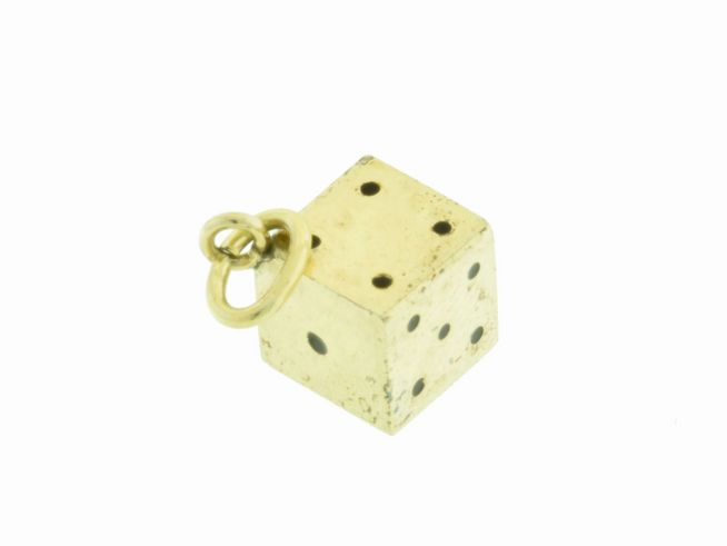 Anhänger in Würfelform aus Gold 333, lackiert, mit sechs Punkten, von Juwelier Harnisch, symbolisiert Glück. Ideal als Schmuckstück für besonderen Anlass.