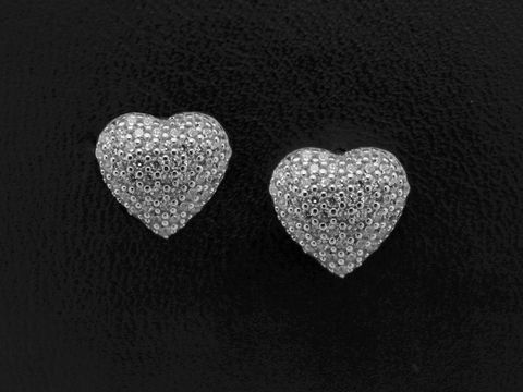 Ohrringe Herz der Liebe aus rhodiniertem Sterling Silber mit Zirkonia, funkelndes Design für eleganten Schmuck, Hersteller Juwelier Harnisch.