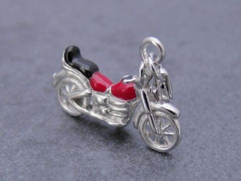 Silber Charms Anhänger eines Motorrads in rot-schwarz, plastisch 3D gestaltet, Hersteller Juwelier Harnisch, ideal für Schmuckliebhaber und Fahrzeugfans.