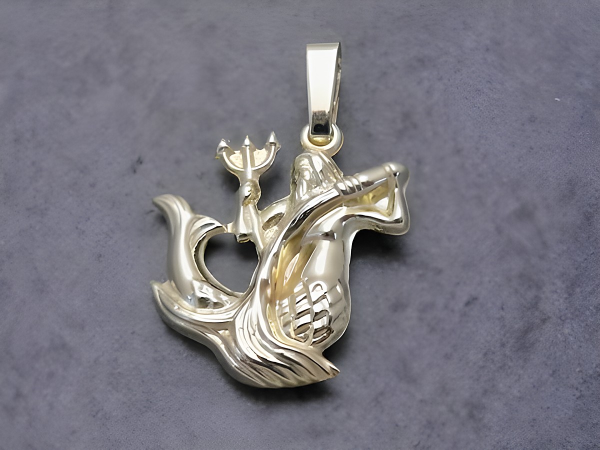 Anhänger Sternzeichen Wassermann aus goldfarbigem, plastischen Material, hergestellt von Juwelier Harnisch, zeigt stilisierte Figur des Wassermanns mit Wassergefäß.