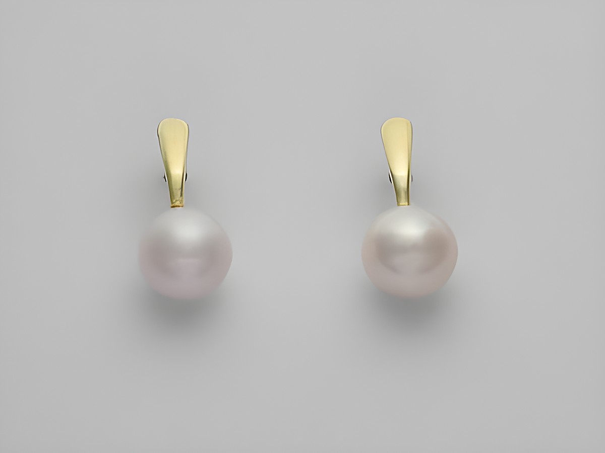 Gold Ohrringe mit Süßwasser Zuchtperlen aus 333 Gold, klassisches Design, perfekte Stecker für eleganten Schmuck. Hersteller: Juwelier Harnisch.