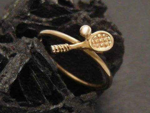Goldring mit tennisähnlichem Design aus Gold 333, Größe 55,5, Hersteller Juwelier Harnisch, geeignet bis Größe 56/18. Ideal für Tennisliebhaber.